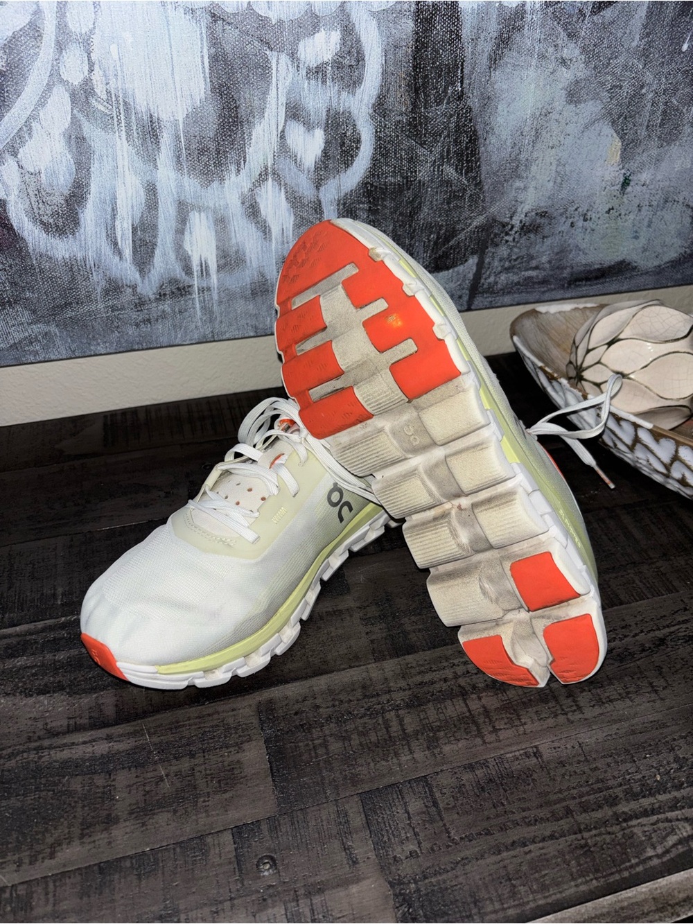 On Cloudflow 4 running shoe MENS SZ 8 - Picture 3 of 10